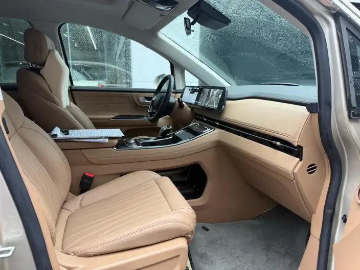 Ruifeng RF8 PHEV 2024 Model Smart Listening Edition 1.5T 150KM Noble Model – фото 7