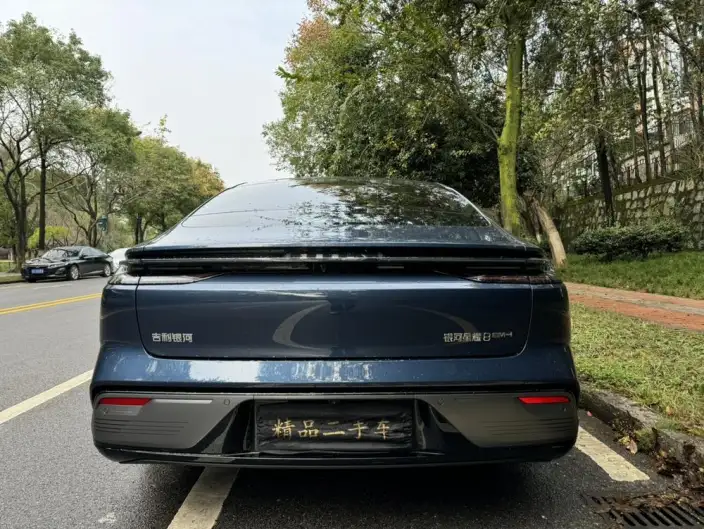 Geely Galaxy E8 PHEV 2025 Model 130km EM-i Exclusive Edition – фото 6