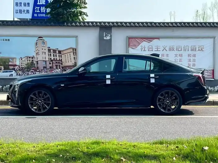 Cadillac CT5 2025 Model 28T Track Performance version – фото 3