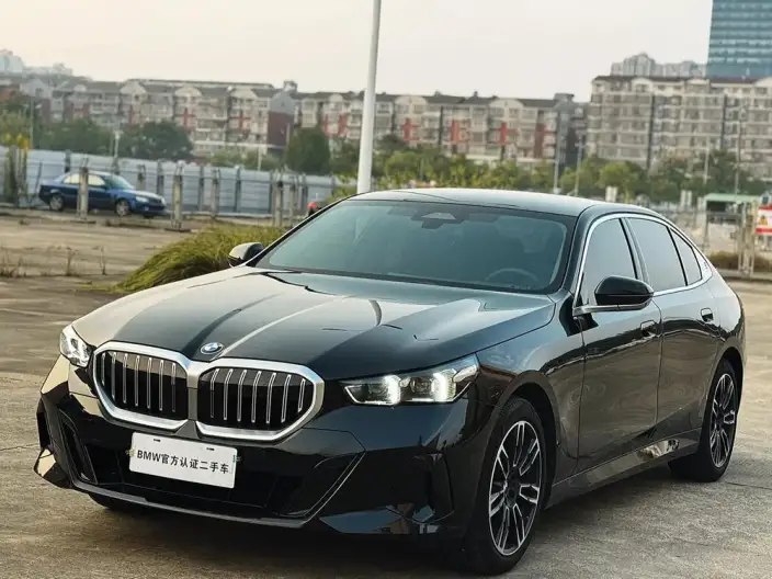 BMW 5 Series 2026 Model 530Li Leading Model M Sports Set – фото 1