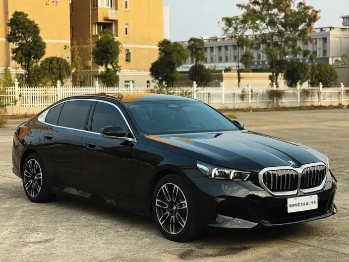 BMW 5 Series 2026 Model 530Li Leading Model M Sports Set – фото 3