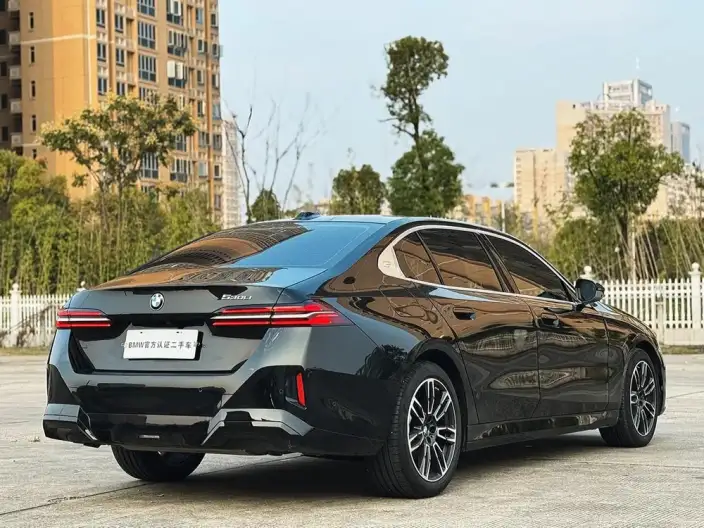 BMW 5 Series 2026 Model 530Li Leading Model M Sports Set – фото 6