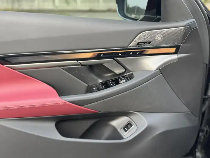 BMW 5 Series 2026 Model 530Li Leading Model M Sports Set – фото 7
