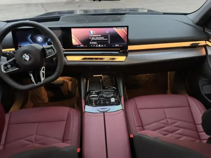BMW 5 Series 2026 Model 530Li Leading Model M Sports Set – фото 9