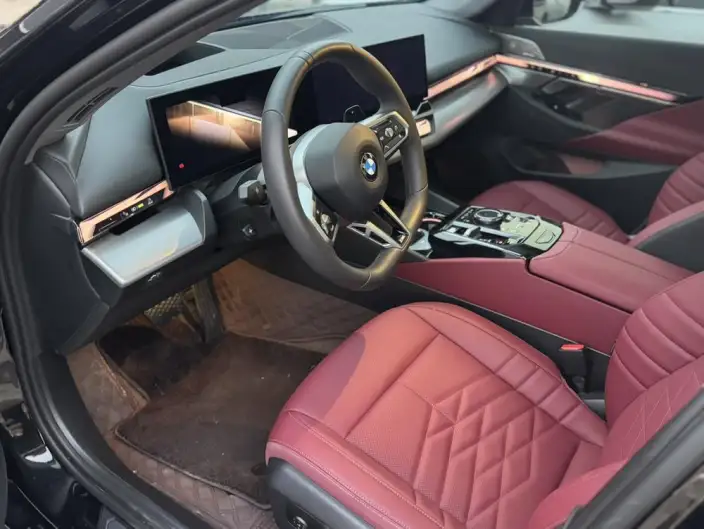BMW 5 Series 2026 Model 530Li Leading Model M Sports Set – фото 10