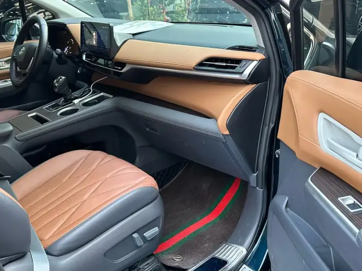 Granvia 2023 Model Intelligent Hybrid 2.5L Comfort Edition – фото 7