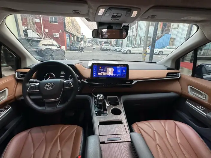 Granvia 2023 Model Intelligent Hybrid 2.5L Comfort Edition – фото 9