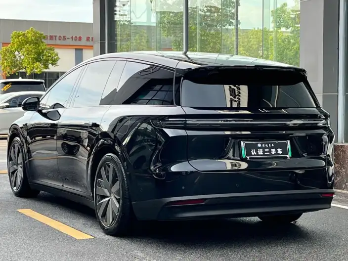 Li Auto i8 2025 Model Standard Edition – фото 3