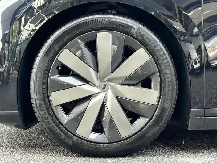 Li Auto i8 2025 Model Standard Edition – фото 9