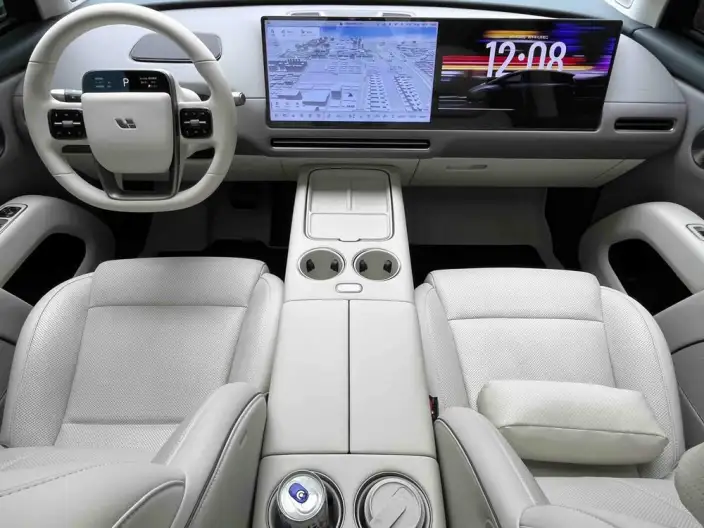 Li Auto i8 2025 Model Standard Edition – фото 10