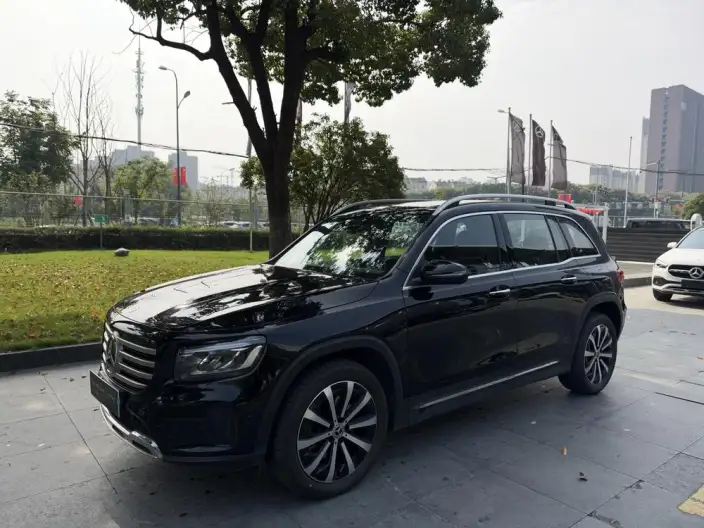 Mercedes-Benz GLB 2025 Model GLB 220 Fashion Model – фото 1