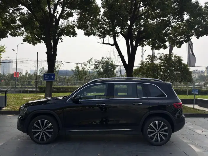 Mercedes-Benz GLB 2025 Model GLB 220 Fashion Model – фото 4