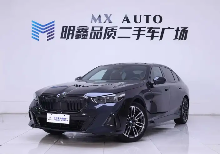 BMW 5 Series 2025 Model 530Li Leading Model M Sports Set – фото 1