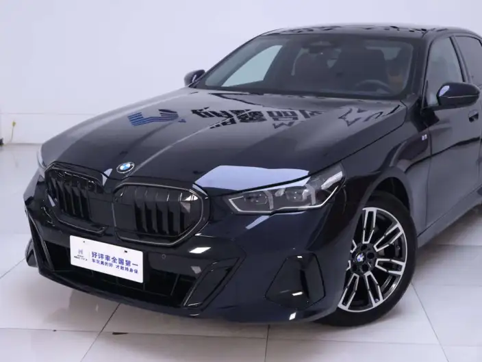 BMW 5 Series 2025 Model 530Li Leading Model M Sports Set – фото 9