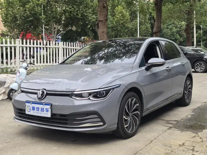Volkswagen Golf 2023 Model 280TSI DSG Pro – фото 1