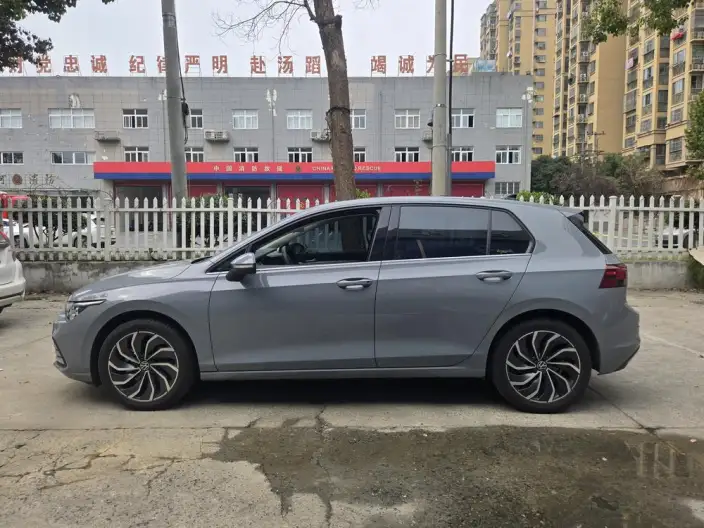Volkswagen Golf 2023 Model 280TSI DSG Pro – фото 3