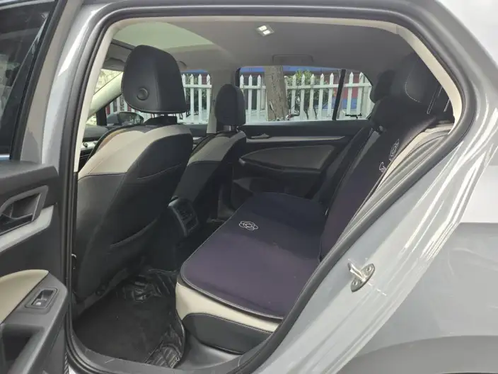 Volkswagen Golf 2023 Model 280TSI DSG Pro – фото 8