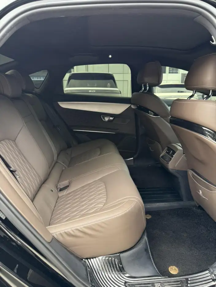 BYD Han DM 2024 Model DM-i Honor Edition 121KM Noble Model – фото 8