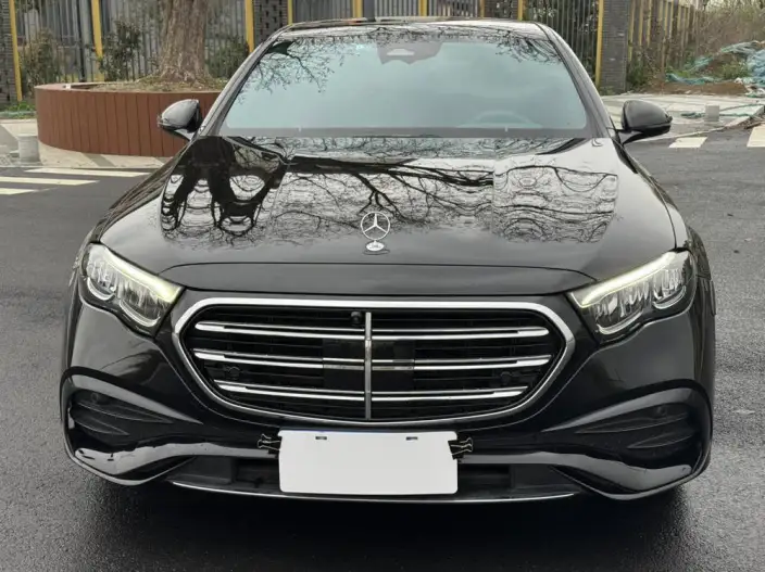 Mercedes-Benz E-Class 2025 Model E 260 L sedan – фото 2