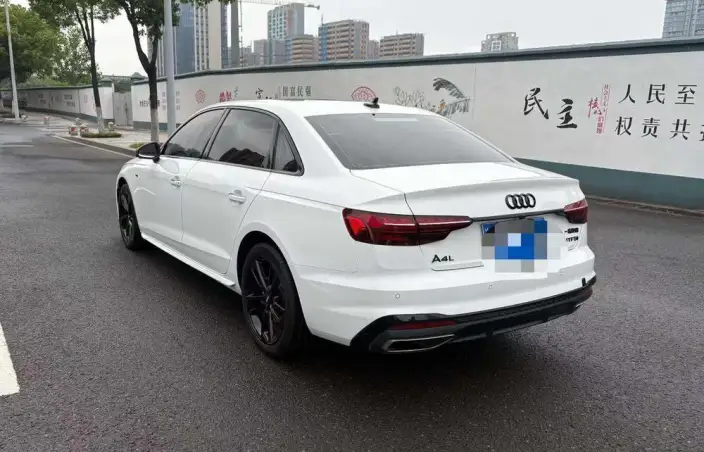 Audi A4 L 2022 Model 40 TFSI Fashion Dynamic Model – фото 4