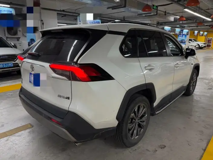 Toyota RAV4 2023 Model 2.0L CVT 2WD 20th Anniversary Platinum Memorial Edition – фото 3