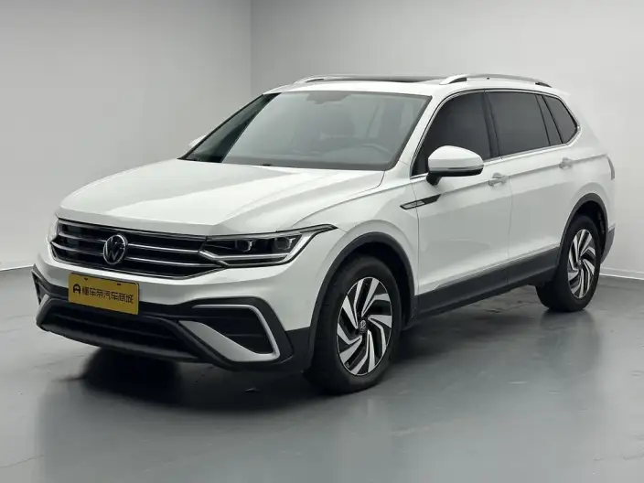 Volkswagen Tiguan L 2023 Model 300TSI 2WD Smart Edition – фото 1