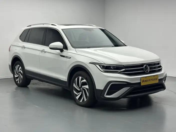 Volkswagen Tiguan L 2023 Model 300TSI 2WD Smart Edition – фото 3