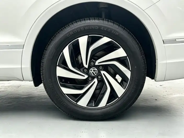 Volkswagen Tiguan L 2023 Model 300TSI 2WD Smart Edition – фото 9