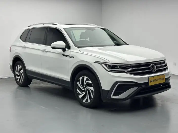 Volkswagen Tiguan L 2023 Model 300TSI 2WD Smart Edition – фото 3