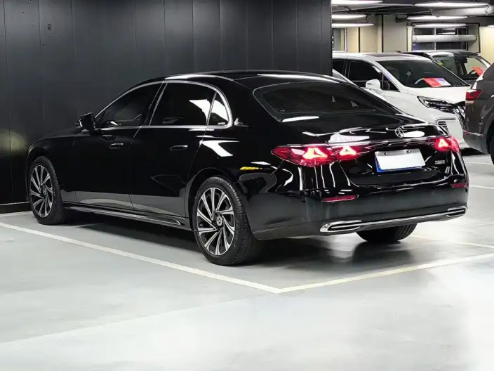 Mercedes-Benz E-Class 2024 Model E 300 L Luxury Model sedan – фото 4