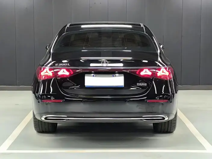 Mercedes-Benz E-Class 2024 Model E 300 L Luxury Model sedan – фото 5