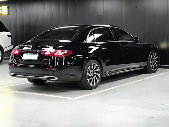 Mercedes-Benz E-Class 2024 Model E 300 L Luxury Model sedan – фото 6