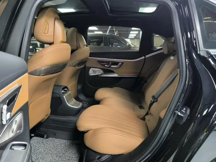 Mercedes-Benz E-Class 2024 Model E 300 L Luxury Model sedan – фото 10
