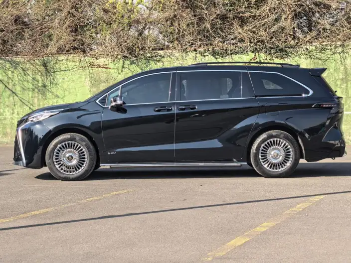 Toyota Sienna 2024 Model Hybrid 2.5L Comfort Edition – фото 4