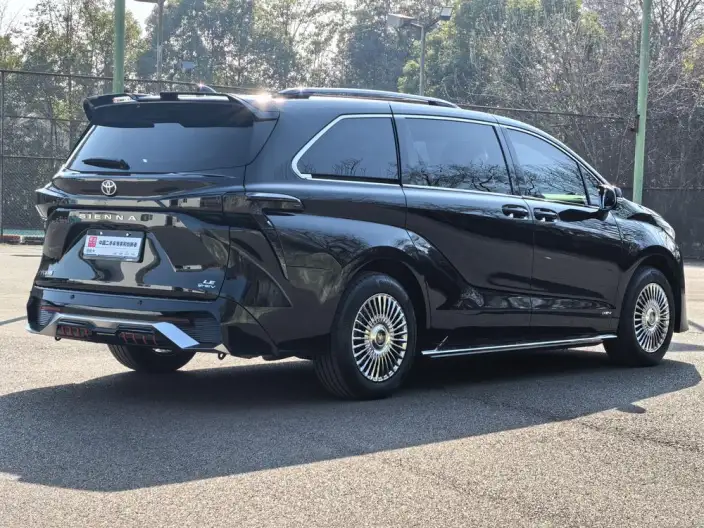 Toyota Sienna 2024 Model Hybrid 2.5L Comfort Edition – фото 7