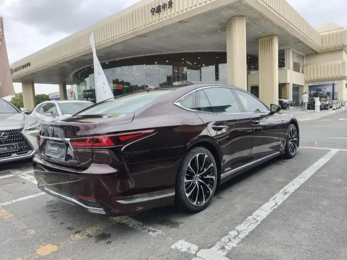Lexus LS 2021 Model 500h Executive Edition – фото 6