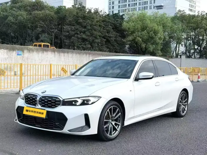 BMW 3 Series 2025 Model 325i M Sports Set – фото 1