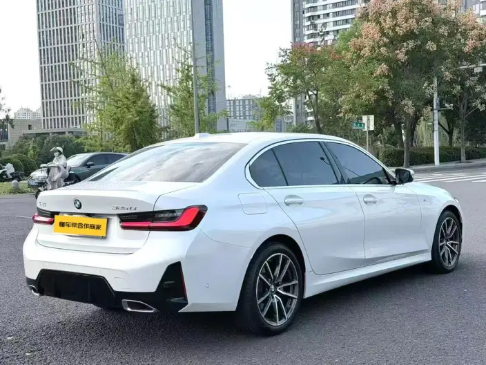BMW 3 Series 2025 Model 325i M Sports Set – фото 6