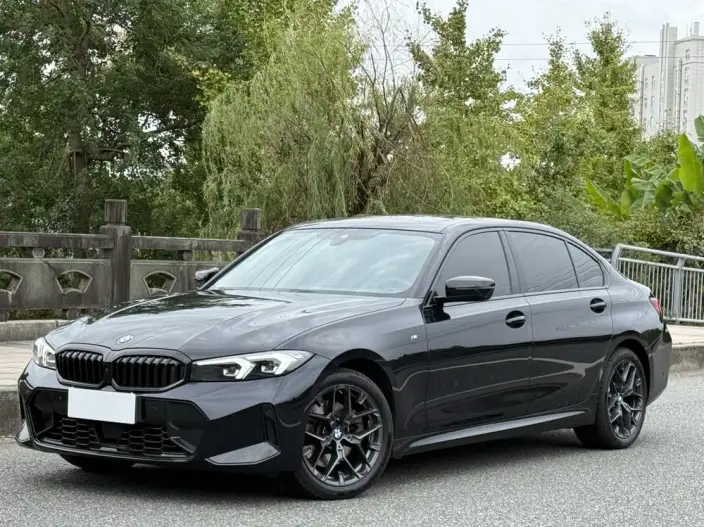 BMW 3 Series 2025 Model 330Li M Sports Night Set – фото 1