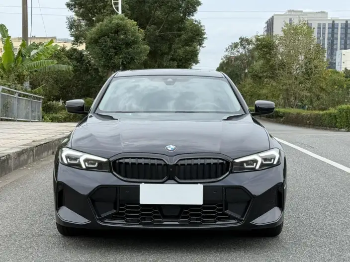 BMW 3 Series 2025 Model 330Li M Sports Night Set – фото 2