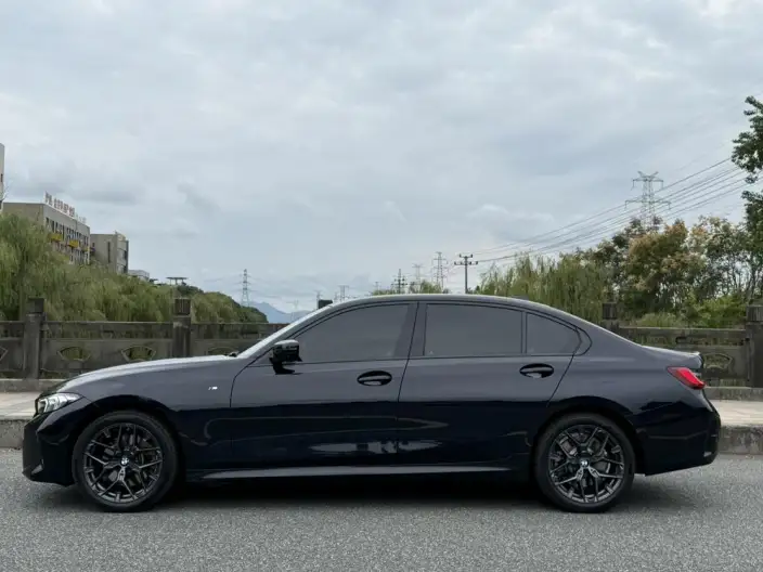 BMW 3 Series 2025 Model 330Li M Sports Night Set – фото 4