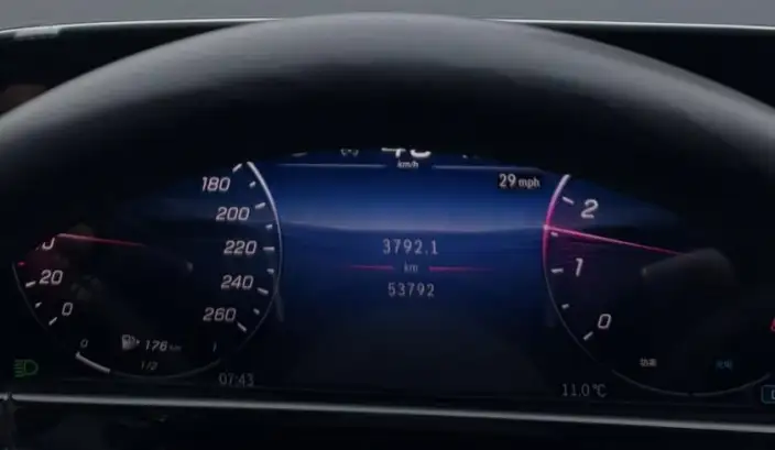 Mercedes-Benz E-Class 2024 Model E 300 L Luxury Model sedan – фото 8