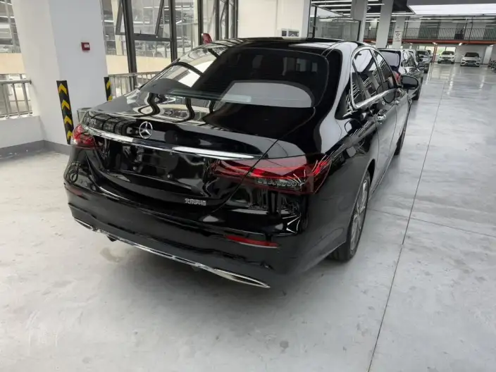 Mercedes-Benz E-Class 2023 Model E 300 L Fashion Model sedan – фото 6