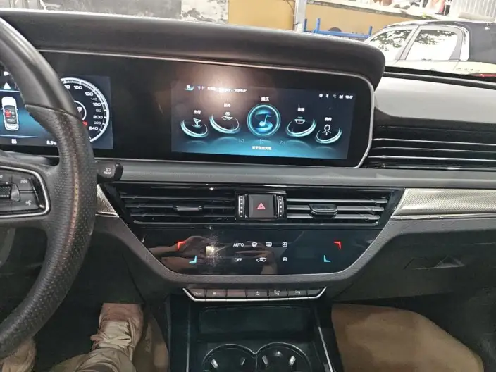 Hongqi HS5 2022 Model Facelift 2.0T Smart Flag Enjoy 4WD Edition – фото 6