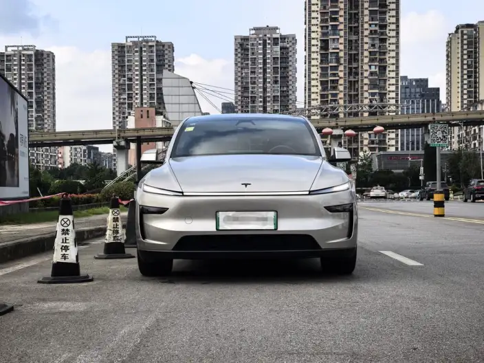 Model Y L 2026 Model Standard Edition – фото 2