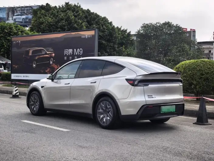 Model Y L 2026 Model Standard Edition – фото 5