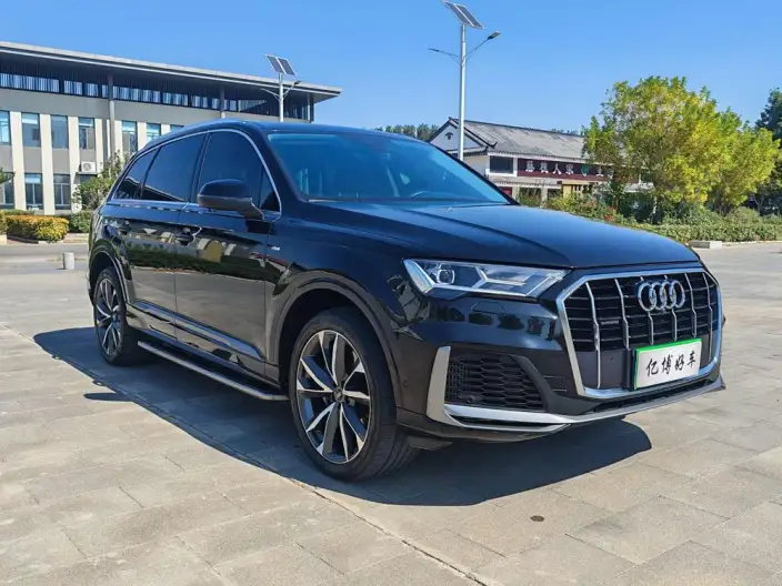 Audi Q7 2022 Model 55 TFSI quattro S line Noble Model – фото 3