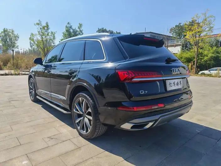 Audi Q7 2022 Model 55 TFSI quattro S line Noble Model – фото 4