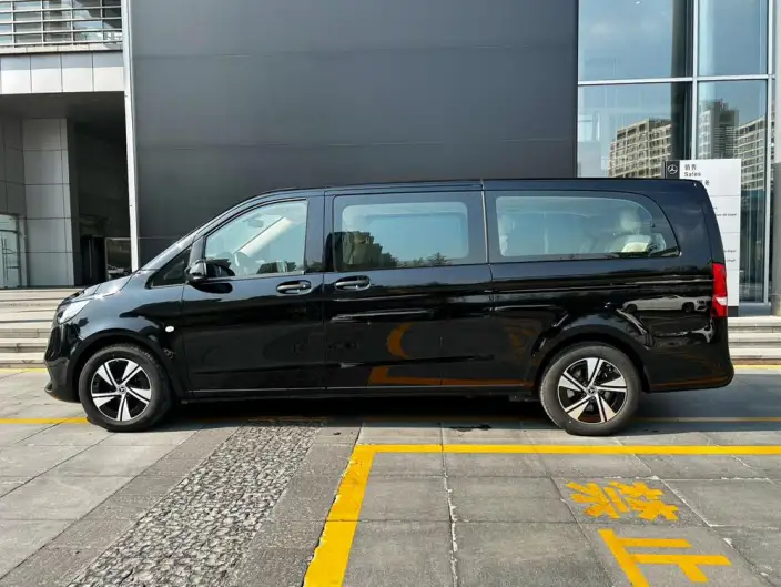 Viano 2024 Model 2.0T Business Edition 7 seat – фото 3