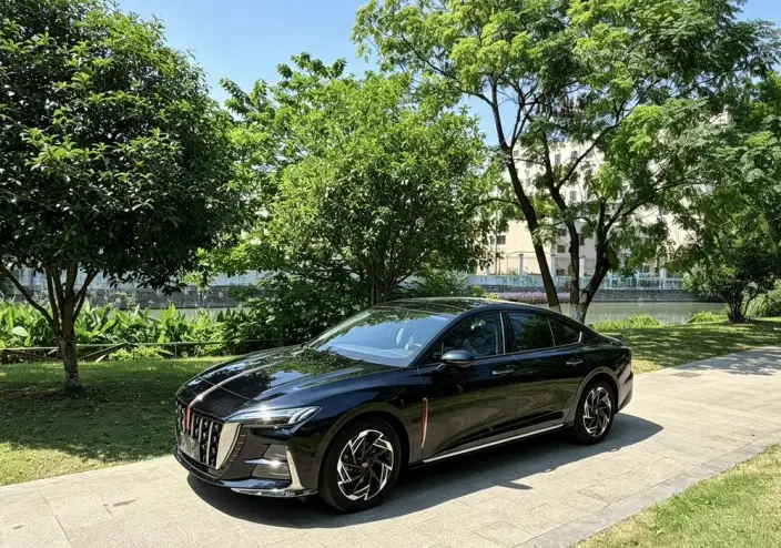 HONGQI H6 2023 Model 2.0T Zhishang Edition – фото 1